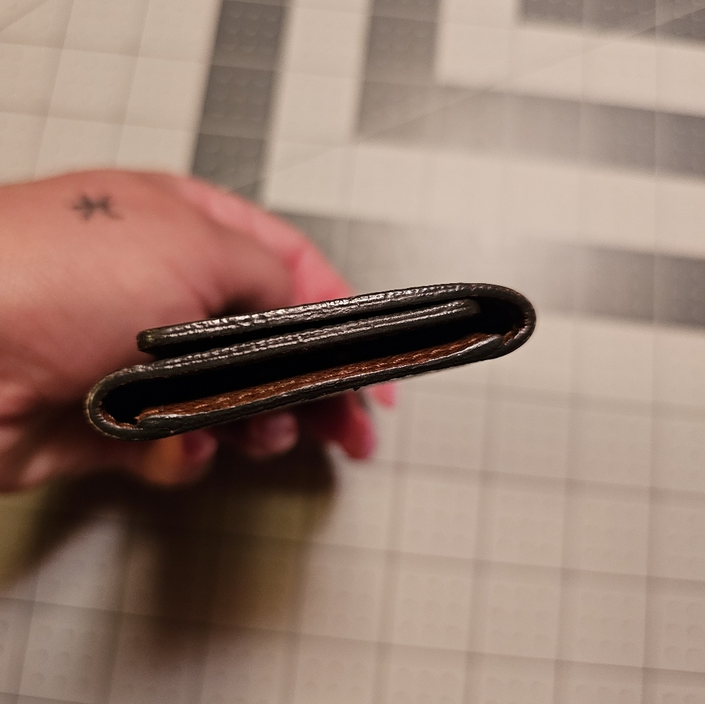 Louis Vuitton Vintage Monogram 4-key Wallet - Picture 4 of 10